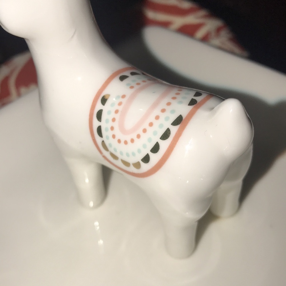 NWT LC Lauren Conrad Festive Llama Ring Holder Trinket Tray - Picture 5 of 7